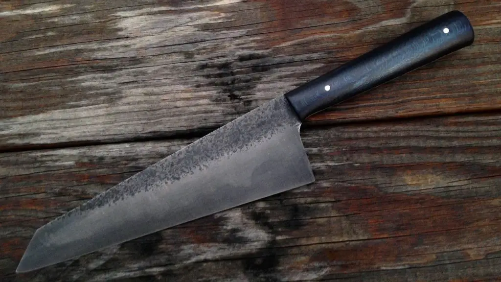 How to Darken a Stainless Steel Knife